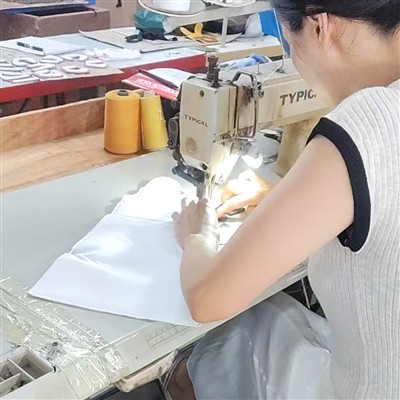 Probíhá produkce s materiály specifikovanými zákazníky
